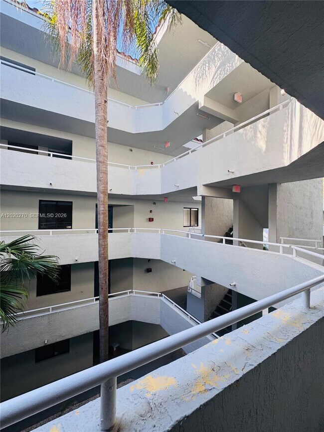 Foto del edificio - 8365 SW 152nd Ave