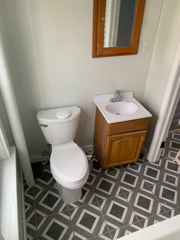 Foto del edificio - 1402 E River Rd