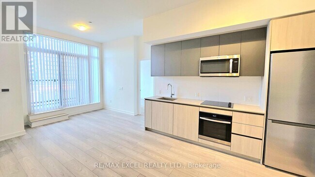 Photo du bâtiment - 5858 Yonge St