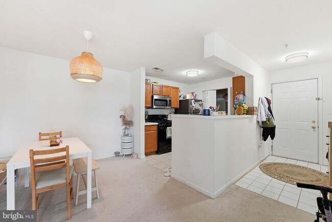 Foto del edificio - 8103 Lacy Dr