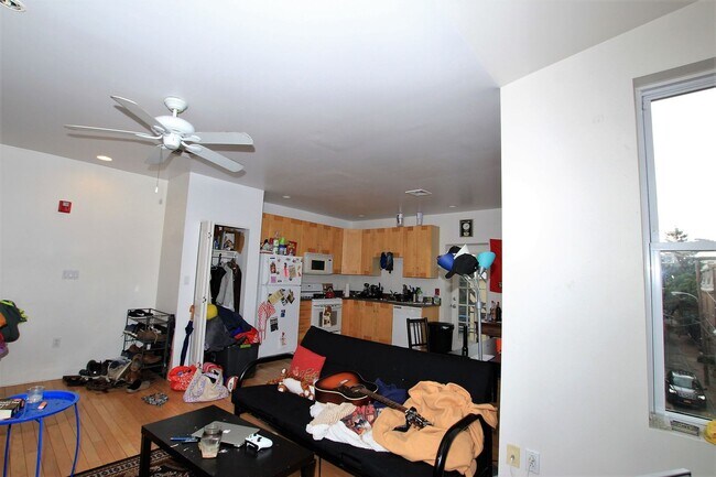 Foto del edificio - Spacious two bedroom unit located in the best area in northern liberties
