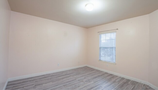 Building Photo - 12819 Wisteria Park Dr