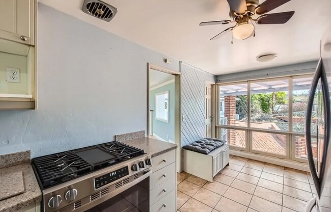 Building Photo - Charming 3-Bedroom Home with Included Util...