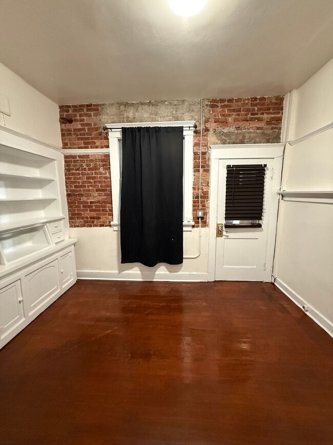 Interior Photo - The Rachel