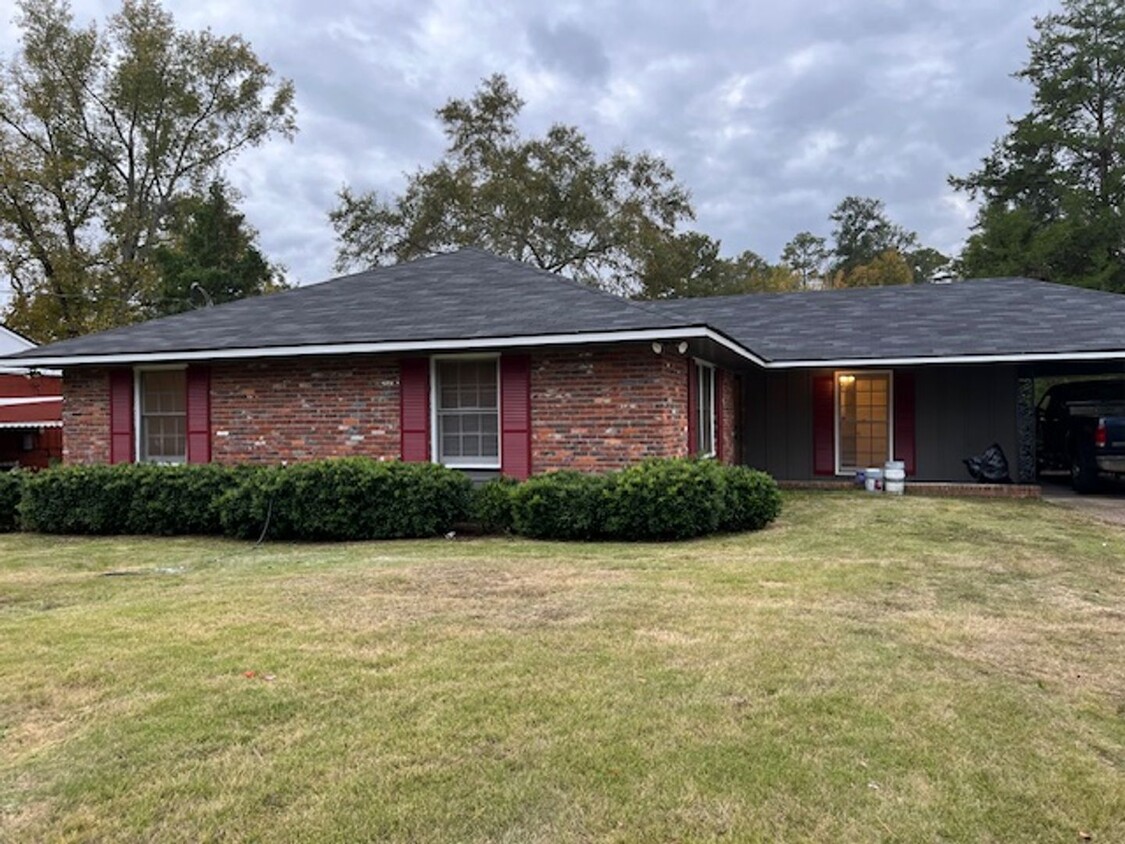 Primary Photo - 3 Bed 2 Bath 1 Carport - East Columbus