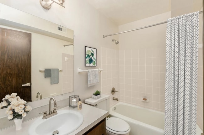 Listing photo #5