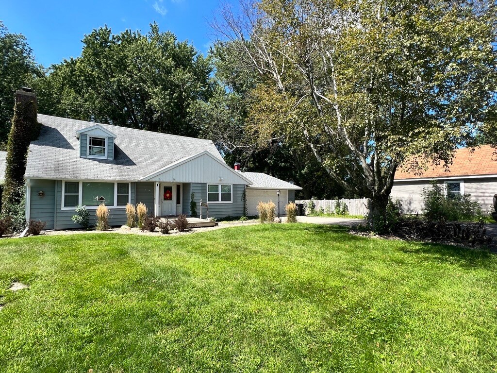 Primary Photo - 3025 18th Ave NW