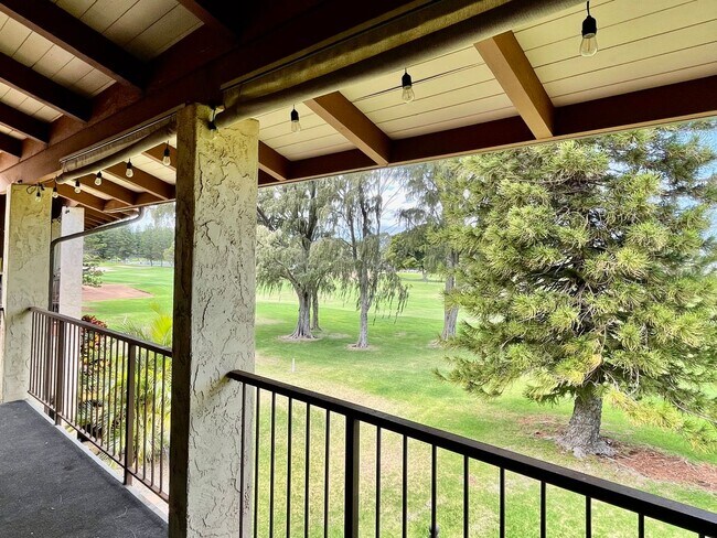 Building Photo - This lovely two bed, three bath condo at t...