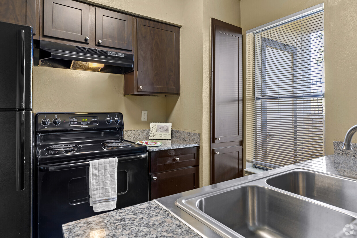 Foto principal - Overton Park Apartments