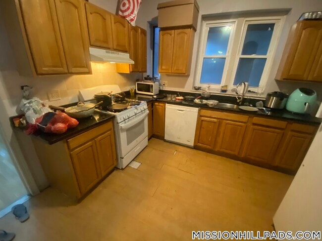 Foto del edificio - 1460 Tremont St