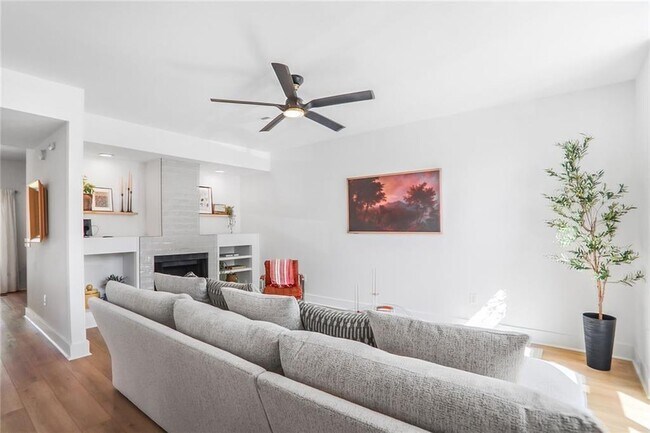 Foto del edificio - 1210 Cleburne Ave NE