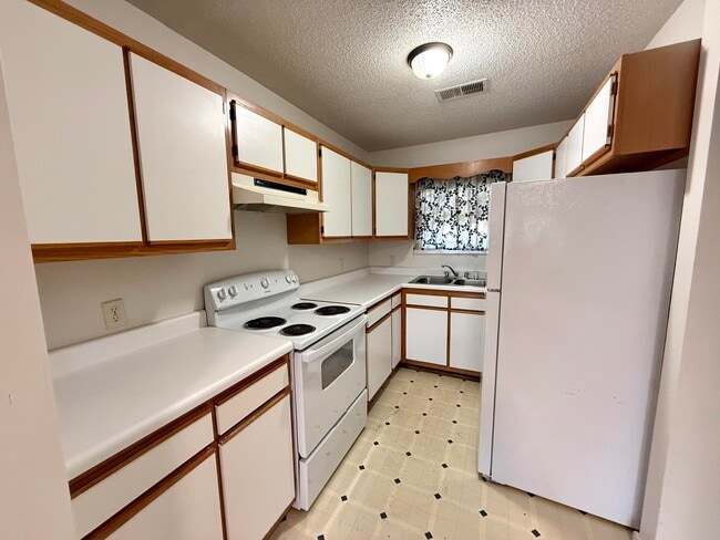 Foto del edificio - 46 Sandalwood Wy