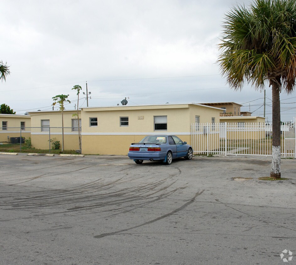 Property Photo - 240-320 SW 11th Ave