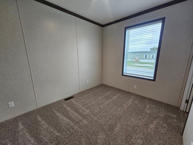 Building Photo - 46000 Geddes Rd