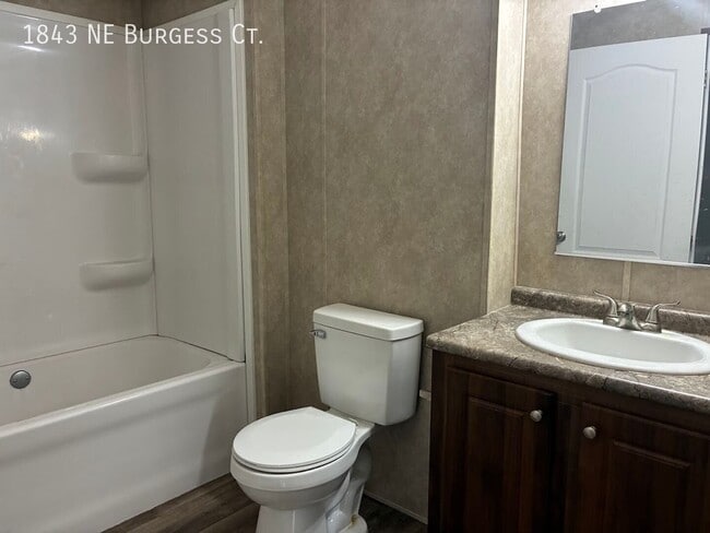 Building Photo - 1843 NE Burgess Ct
