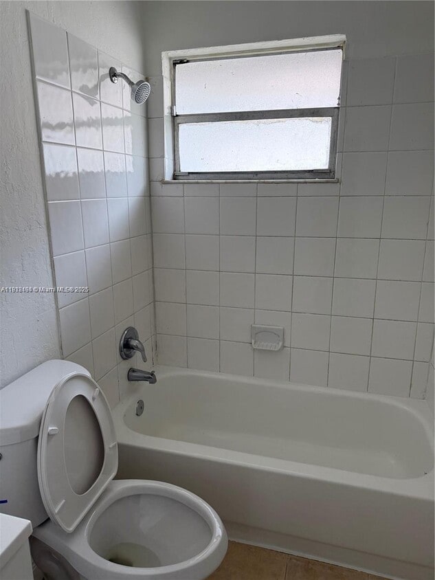 Foto del edificio - 2730 NW 15th Ct