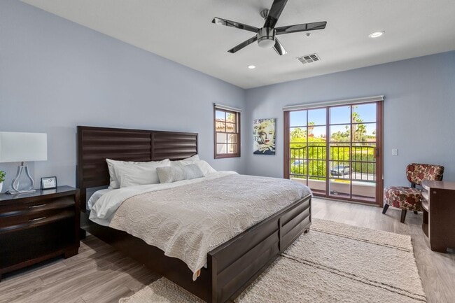 Foto del edificio - 546 N Indian Canyon Dr