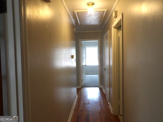 Building Photo - 1269 James St