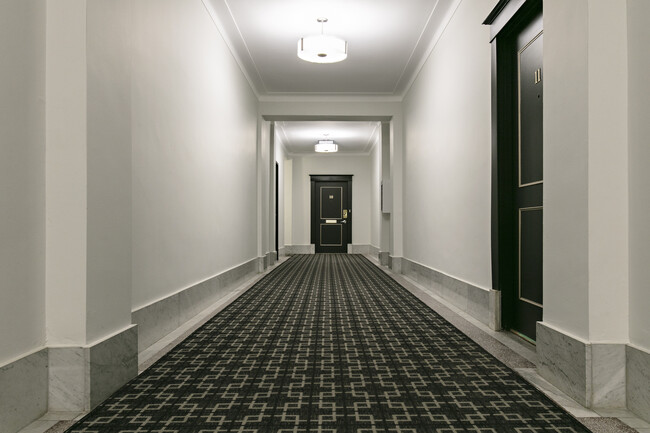 Hallway - Pickwick Arms