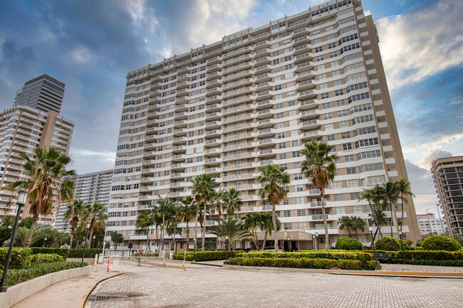 Foto del edificio - 1985 S Ocean Dr