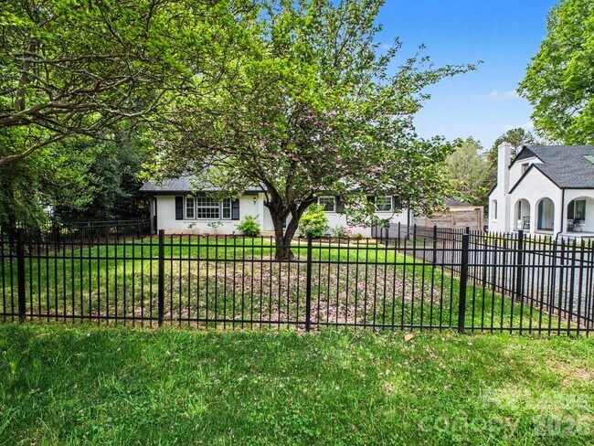 Foto del edificio - 782 Union St S