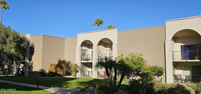 Foto del edificio - 13624 N Saguaro Blvd