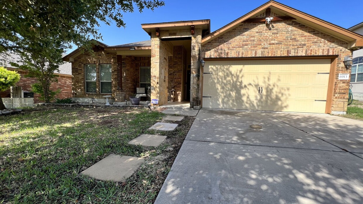 Primary Photo - Bright and Zen 4 bedroom in coveted Spanis...