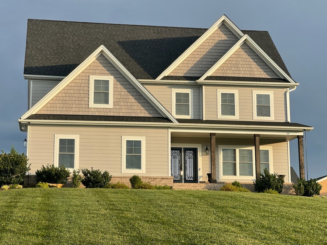 Foto principal - 1241 Whispering Springs Ct