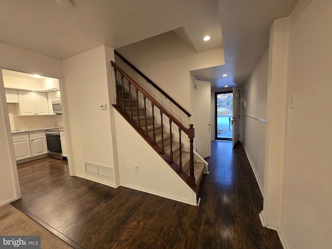 Foto del edificio - 1005 Worthington Dr