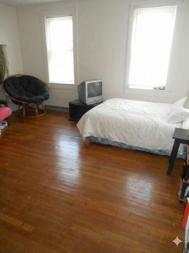 Foto del edificio - Awesome 2 Bed 1 Bath! Available June 1st!