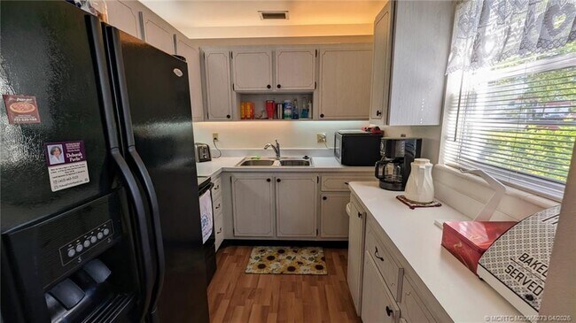 Foto del edificio - 2600 SE Ocean Blvd