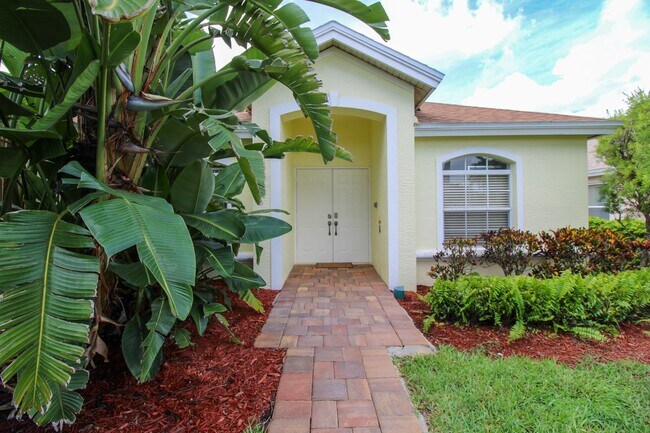 Foto del edificio - ** 4 BED-3 BATH PRIVATE SINGLE FAMILY POOL...