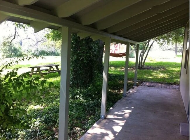 Foto del edificio - 2156 Placid Dr E