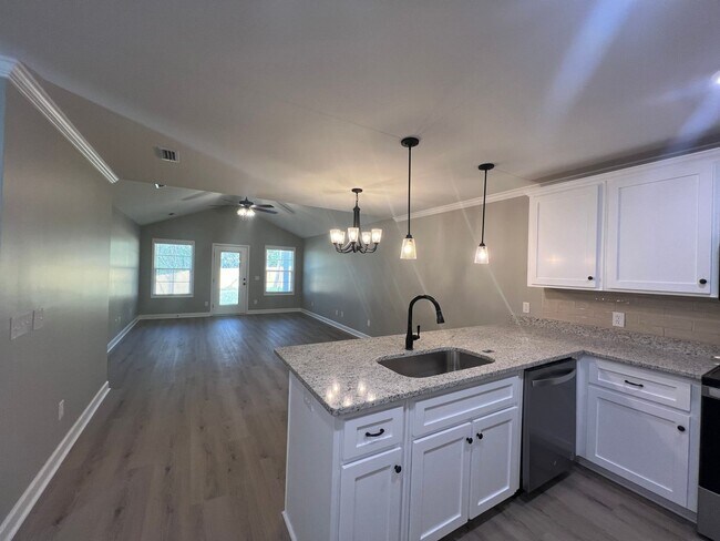 Foto del edificio - Available April!