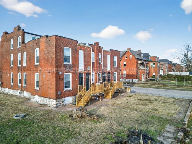 Foto del edificio - 2100 Adelaide Ave