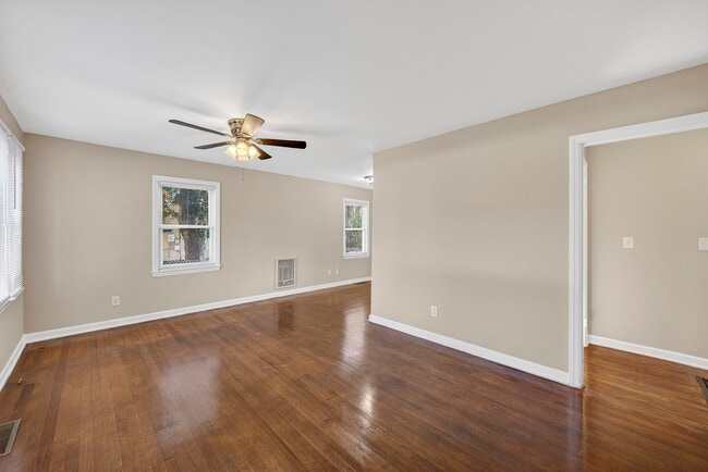 Foto del edificio - 2221 Woodward Ave