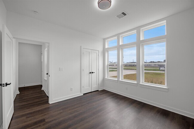 Foto del edificio - 7430 Avenue E