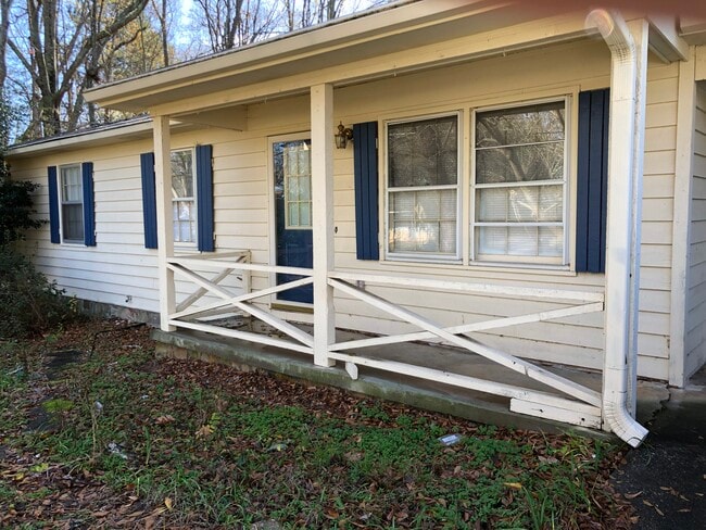 Próximamente imágenes actualizadas (15/12/2025) - 1015 Eastview Rd NE