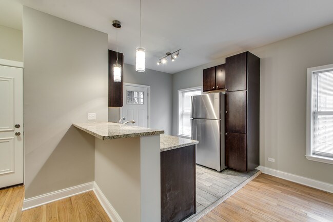 Foto del edificio - 840 E 53rd St