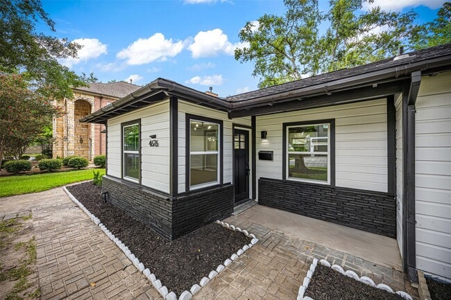 Building Photo - 4626 Holly St