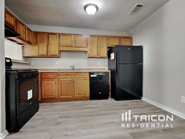 Foto del edificio - 6161 Hyde Park Ln