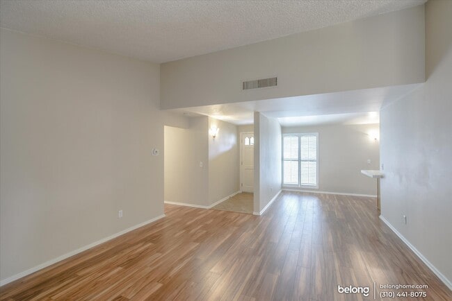 Building Photo - 20647 Acre St