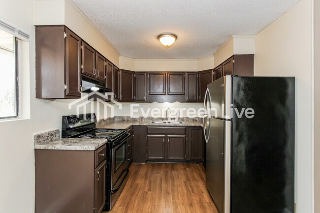 Building Photo - 209 Point S Ln