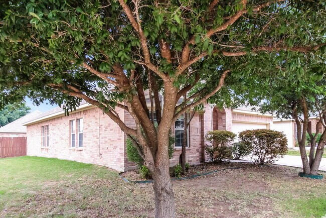 Foto del edificio - 10048 Iron Ridge Dr