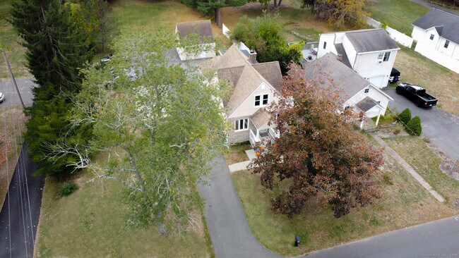 Foto del edificio - 93 Bailey Rd