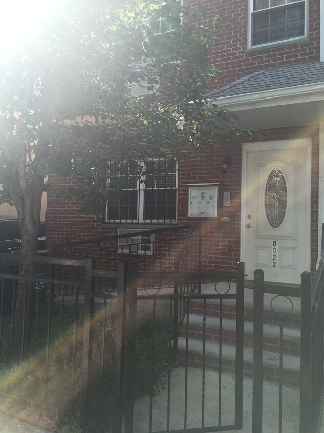 Foto principal - 8022 59th St