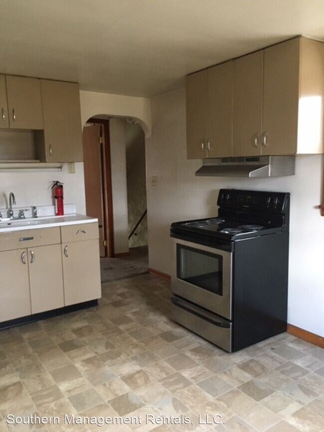 Building Photo - 3 br, 1 bath House - 767 Yorkana Road