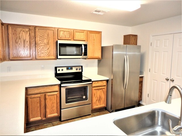 Foto del edificio - 1033 S Deerfield Ln