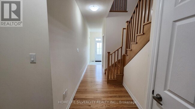 Building Photo - 263 Fleetwood Dr