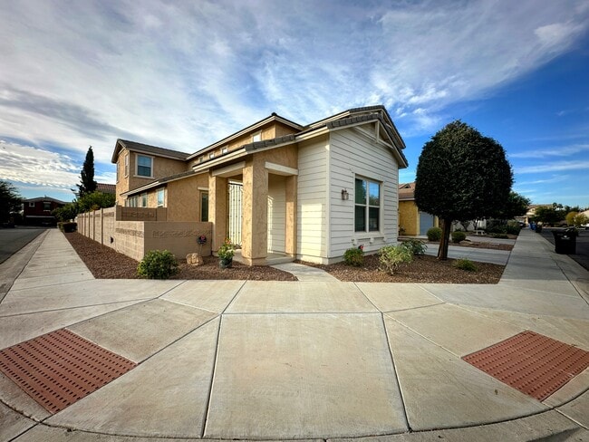 Building Photo - 4717 W Sweet Iron Pass